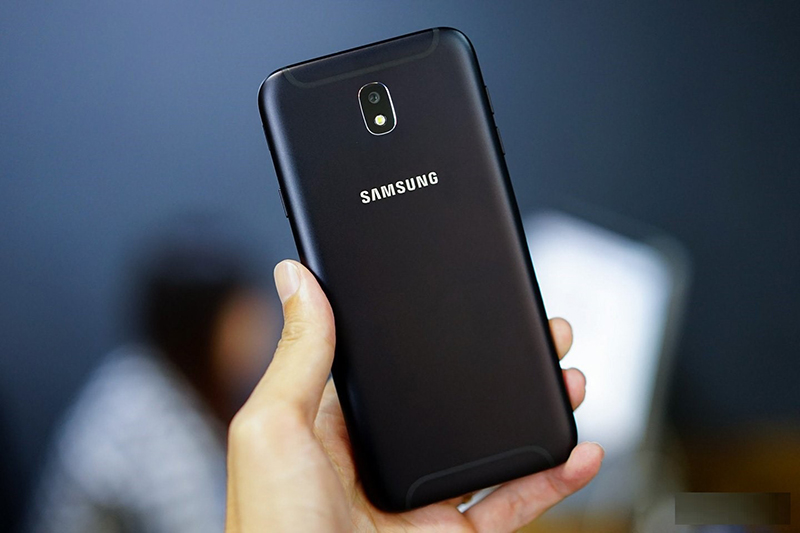 Camera là một điểm nổi bật của Samsung J7 Pro